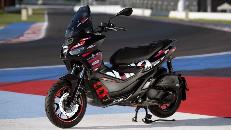 Aprilia SR GT Replica 2025