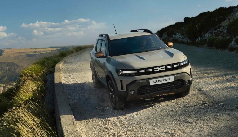 Nuovi Dacia Duster Hybrid-G 150 4x4