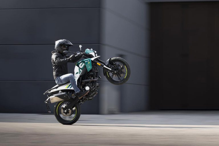 Prova Benelli BKX 125 S