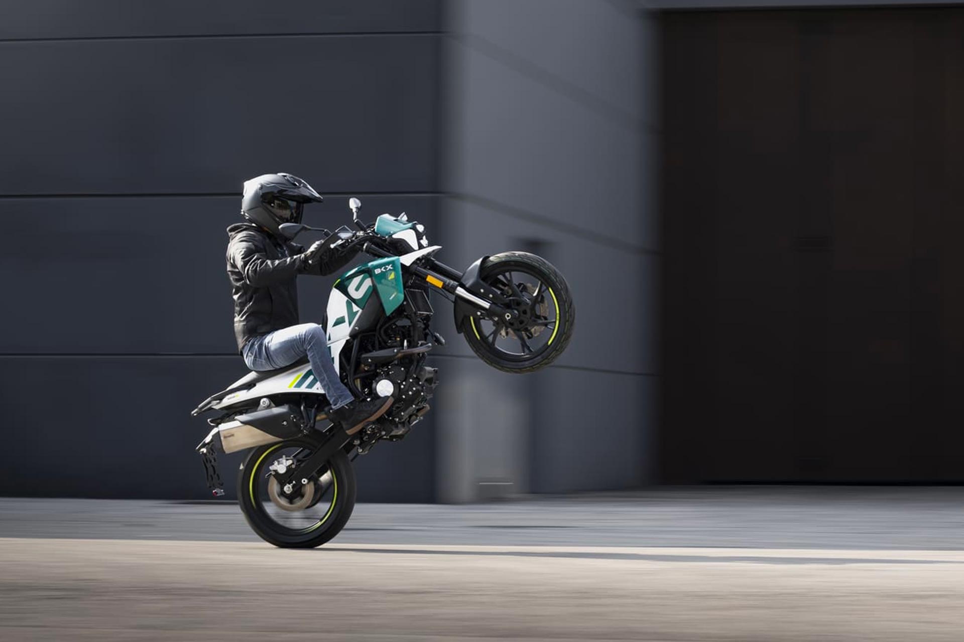 Prova Benelli BKX 125 S